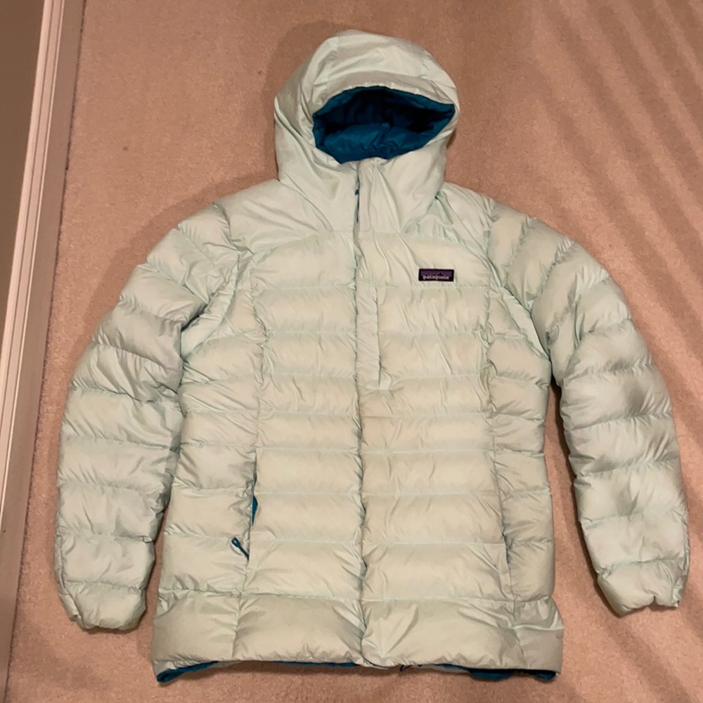 Women’s Patagonia Hooded Puffer Coat (Large)